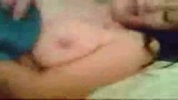 dana se lasa filmata in timp ce ia muie si se fute