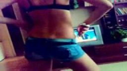 Pustoaica face striptease
